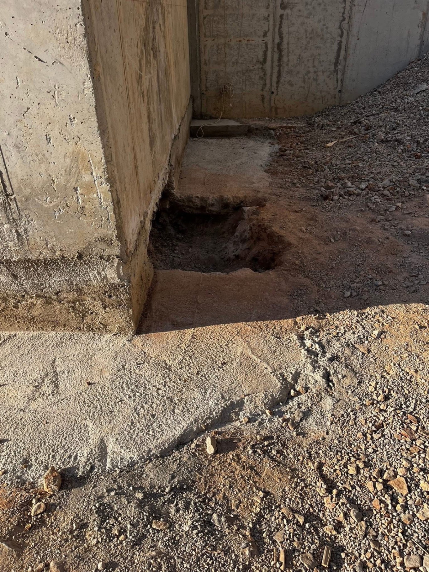 LUX RENOV — excavation localisée pour renfort structurel du mur