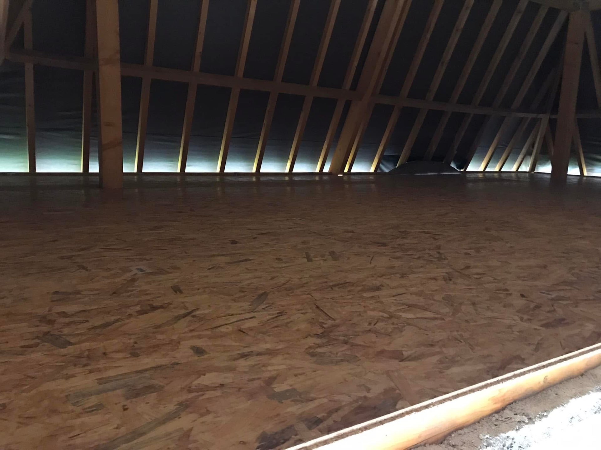LUX RENOV — plancher OSB fini des combles aménageables sous charpente