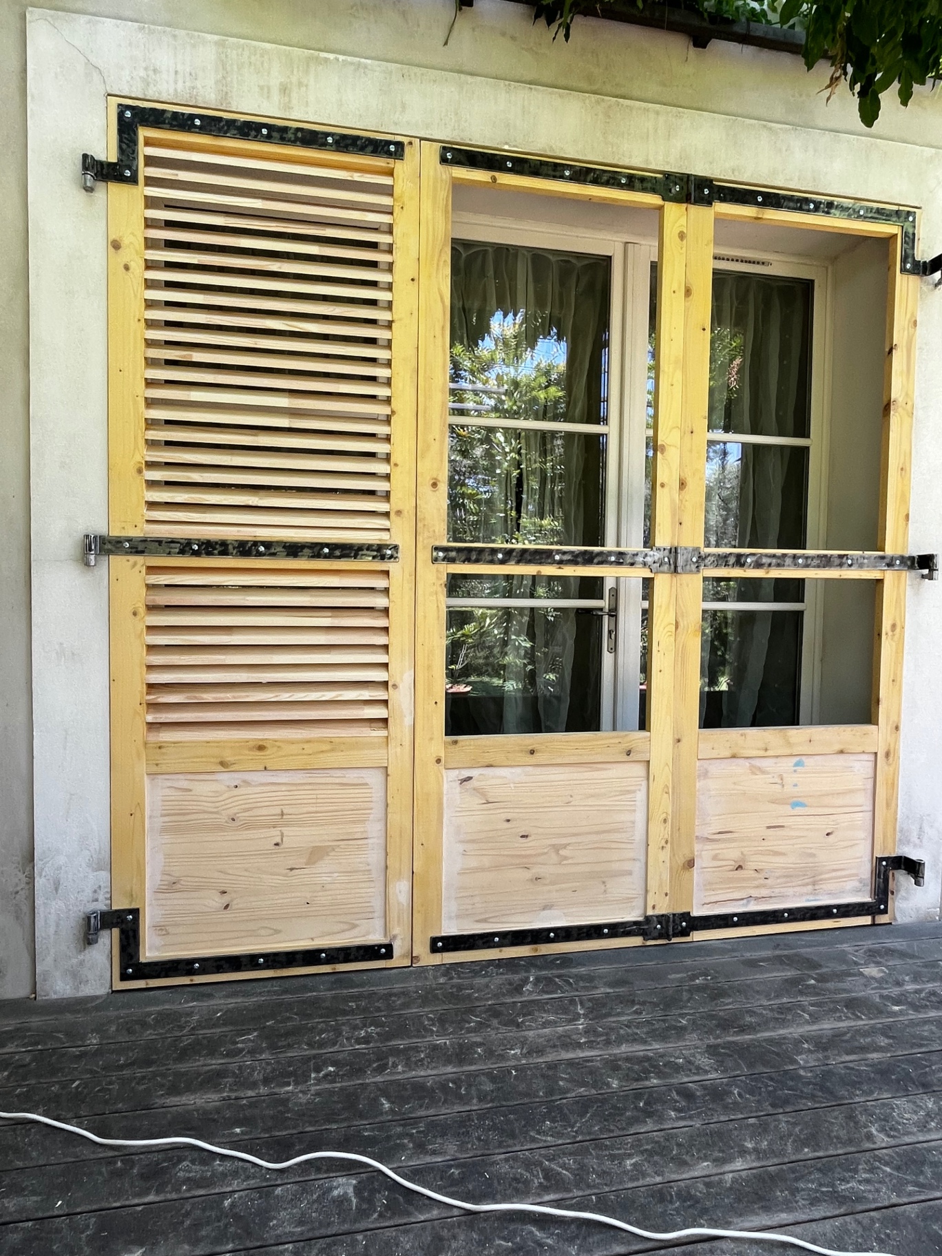 LUX RENOV — pose partielle des volets persiennés en bois massif