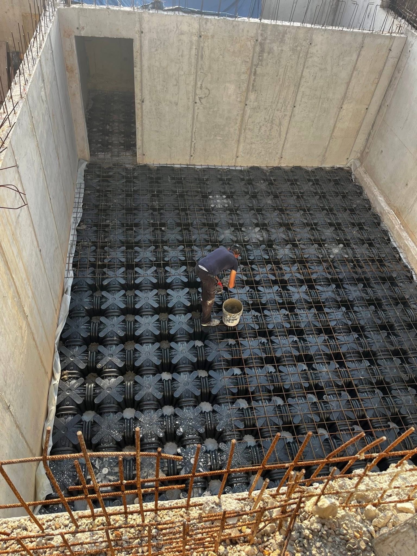 LUX RENOV — pose des hourdis et ferraillage pour vide sanitaire