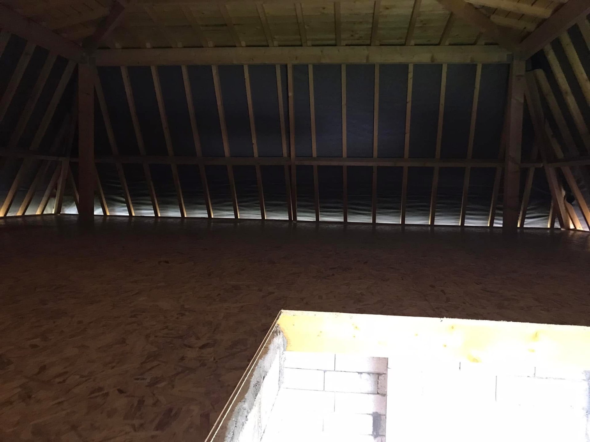LUX RENOV — combles aménageables finis avec plancher OSB et trémie d'accès