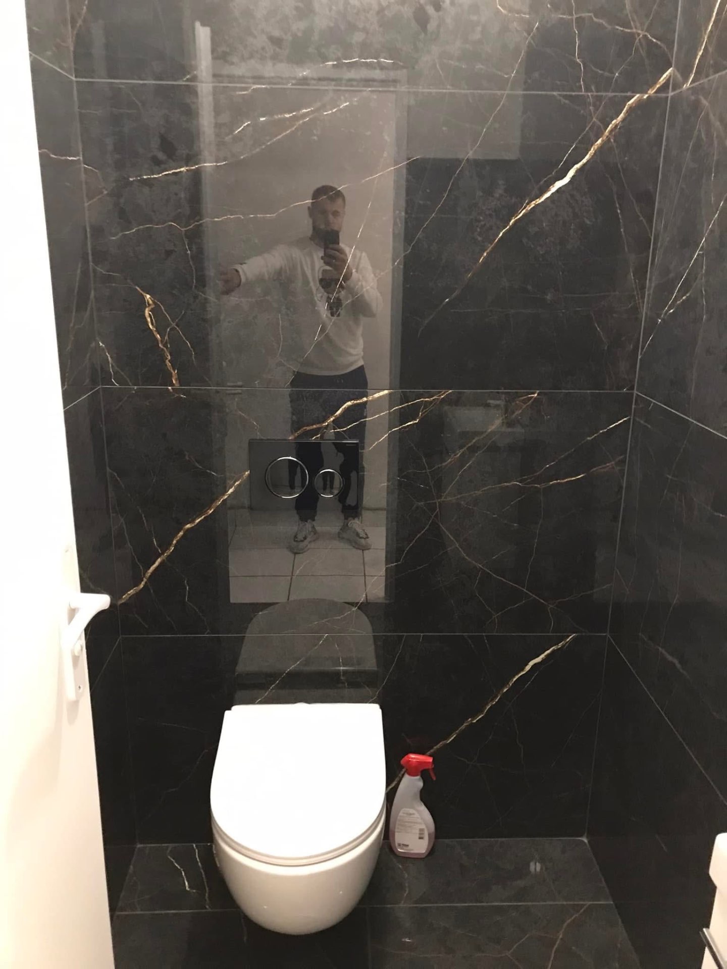 LUX RENOV — toilettes marbre noir Sahara Noir, lave-mains et plaque double touche