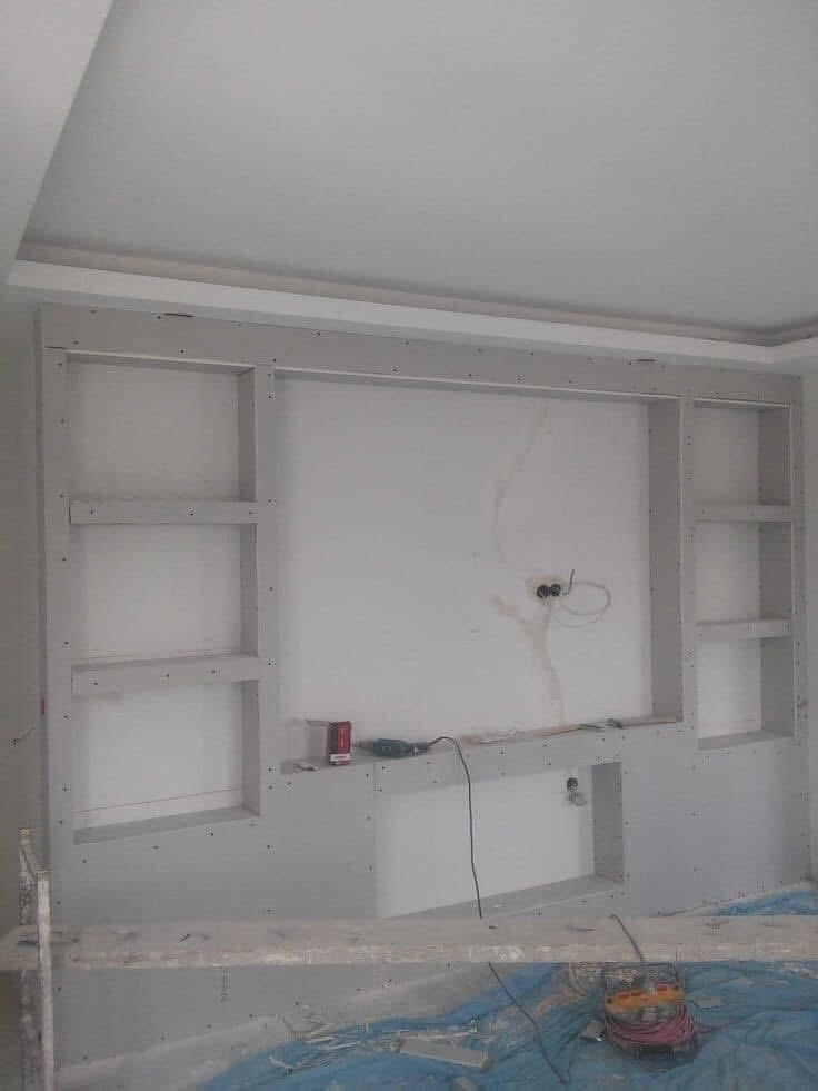 LUX RENOV — meuble TV placo en cours de montage avant enduit et peinture